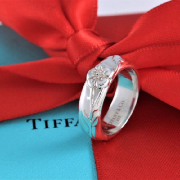 Beautiful Tiffany & Co Sterling Silver Nature Rose Band Ring - Size 5.5 - Picture 2 of 3